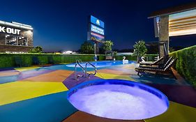 Days Inn By Wyndham Pigeon Forge South